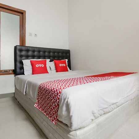 Super Oyo 3838 Tamansari Guest House Solo Exterior foto
